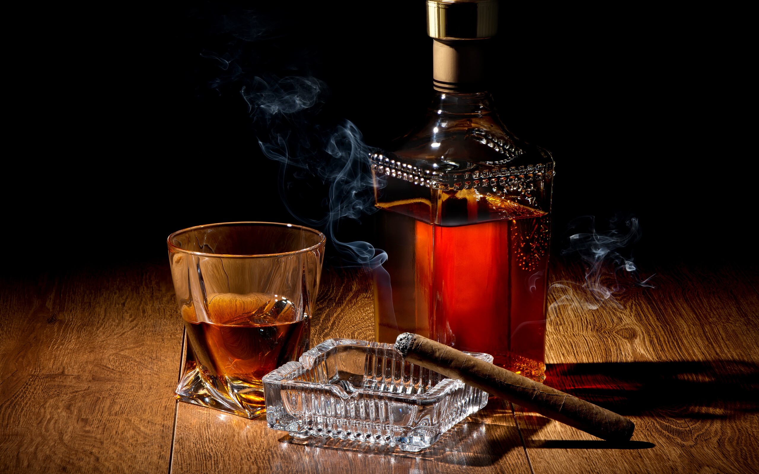 2560x1600-816901-Drinks-Whisky-Shot-glass-Bottle-Smoke-Cigar